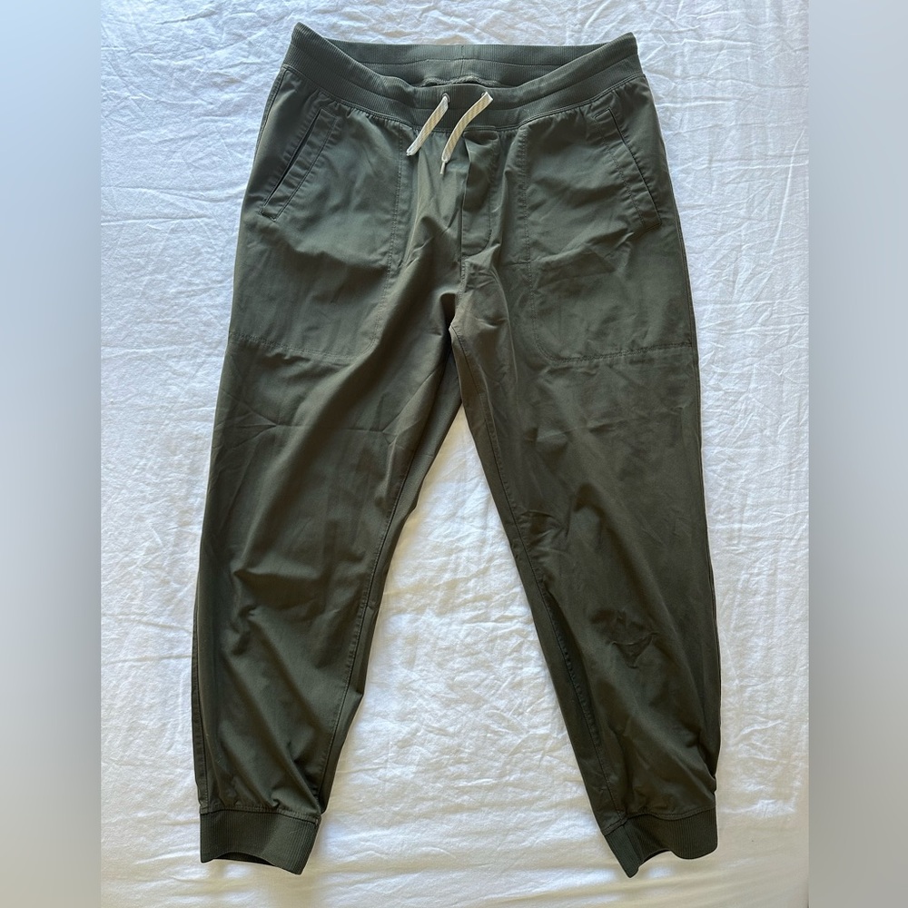 Vuori Olive Green Jogger Sweatpants